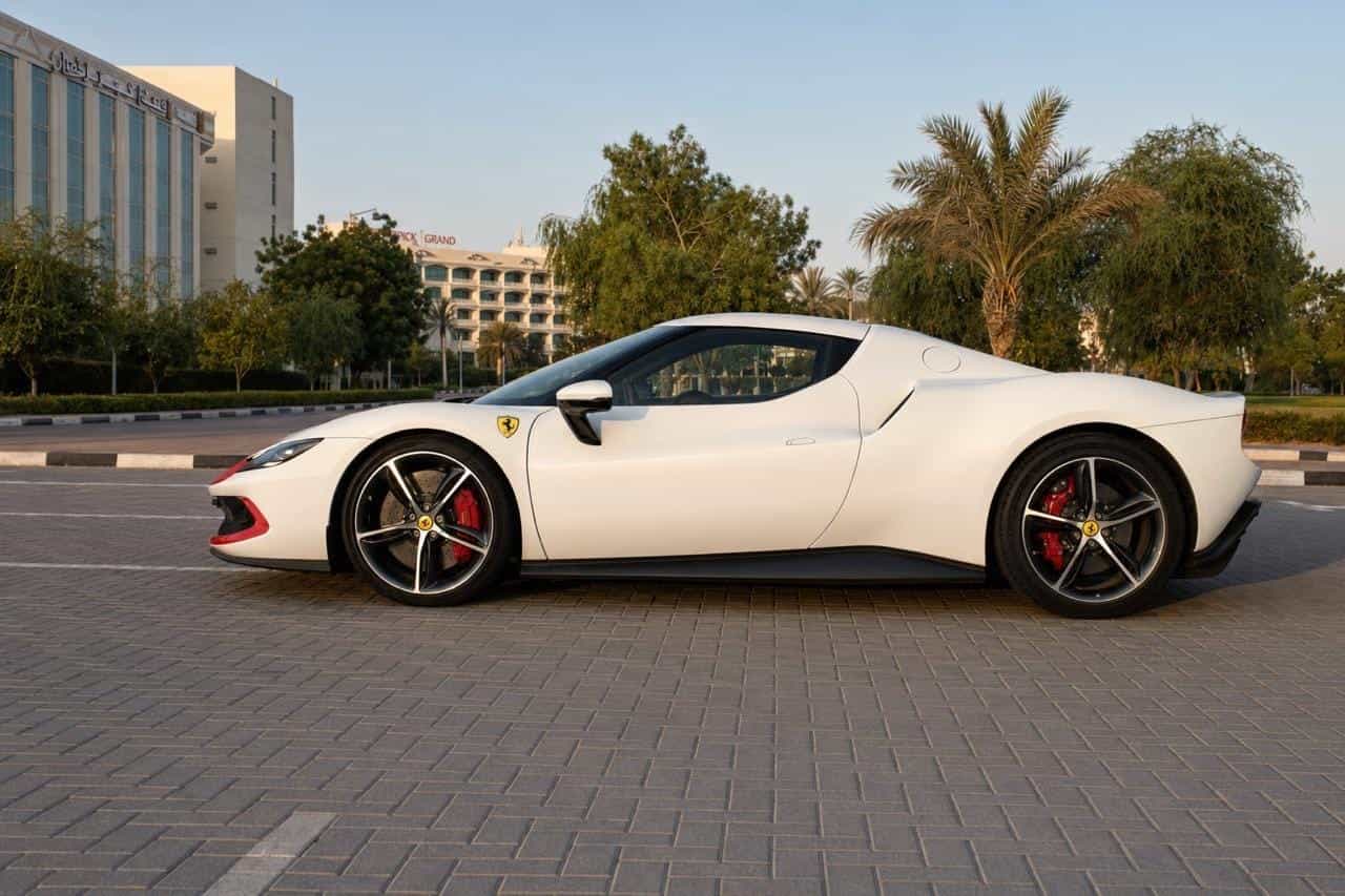 Ferrari 296 GTB - thumbnail 2