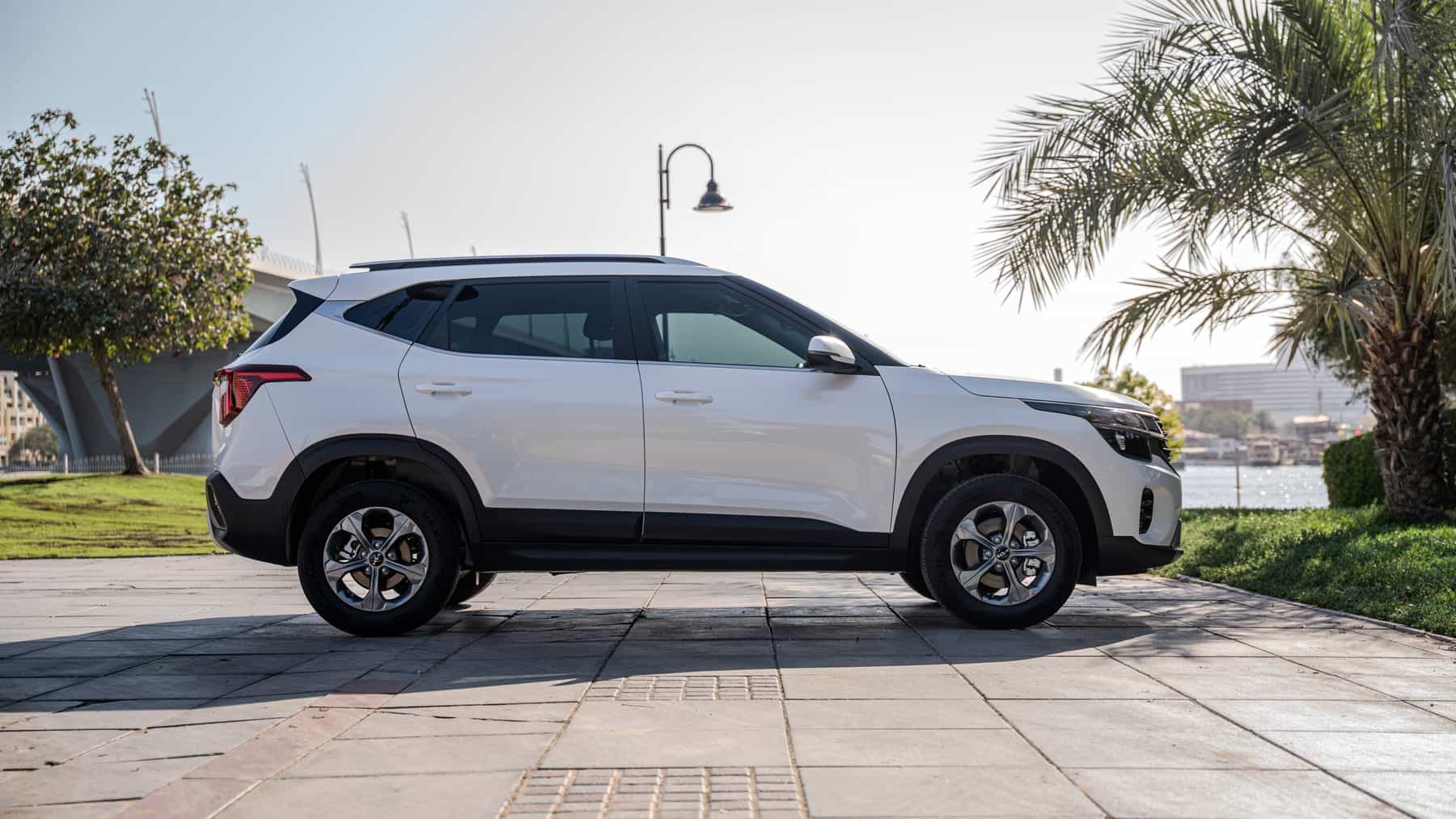 Kia Seltos White - thumbnail 2