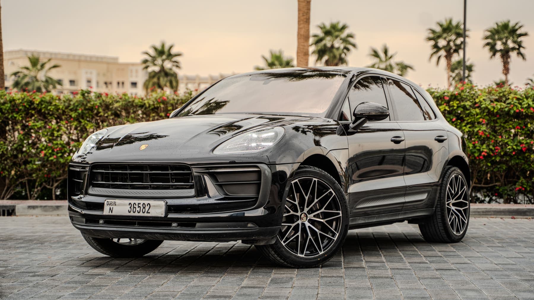 Porsche Macan Macan S 2024 - Sport SUV for rent in Dubai