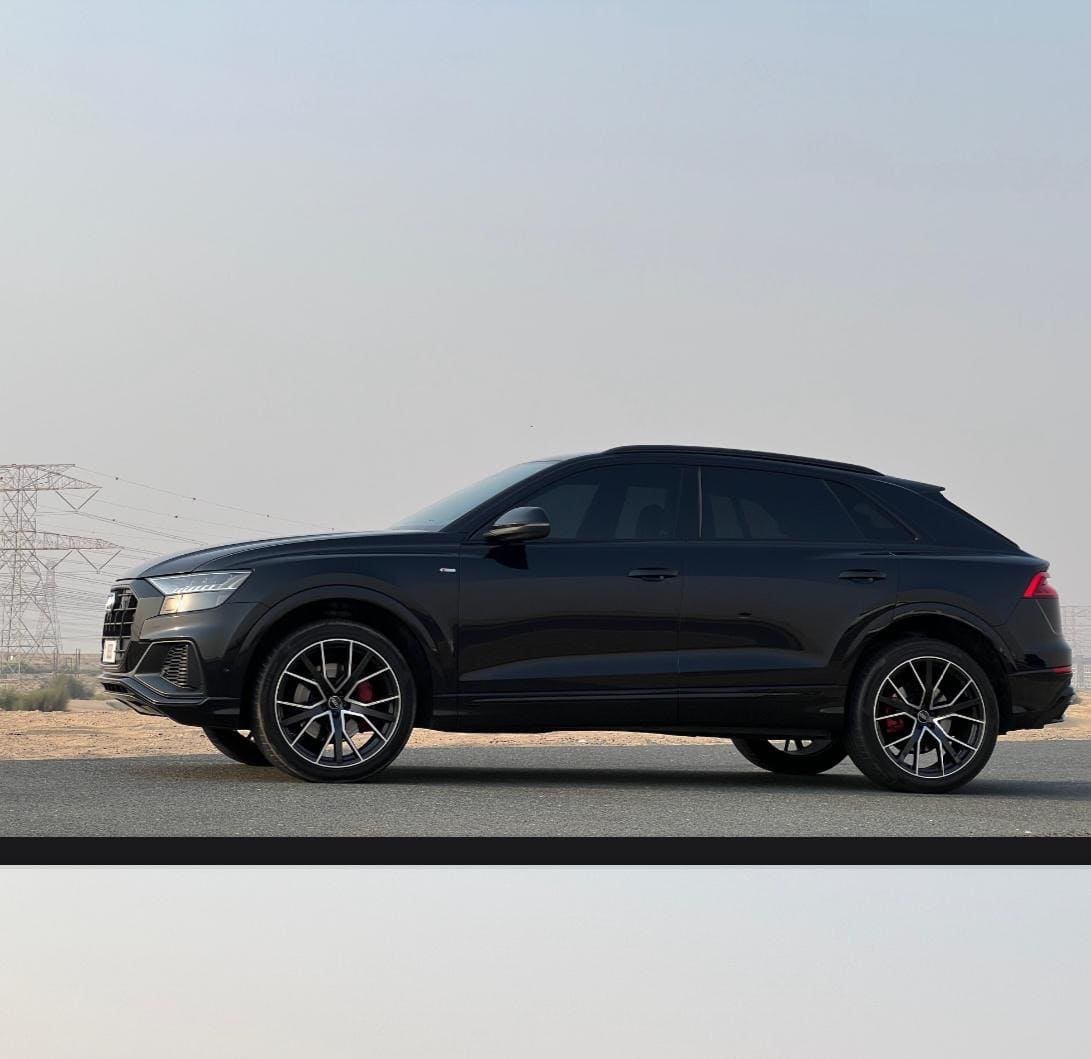 Audi Q8 view 2
