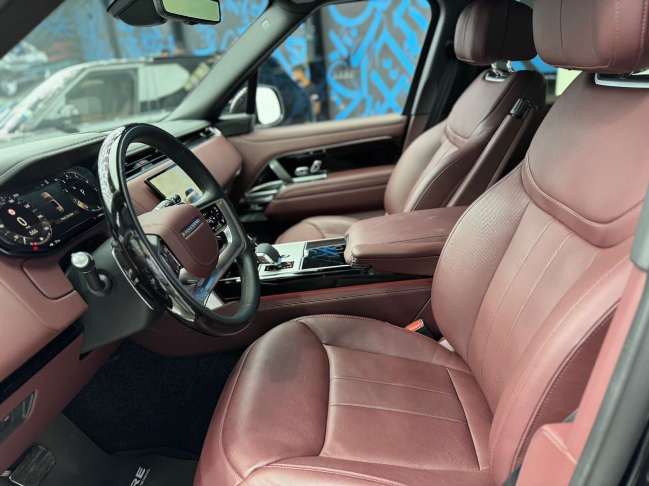 Range Rover view 5